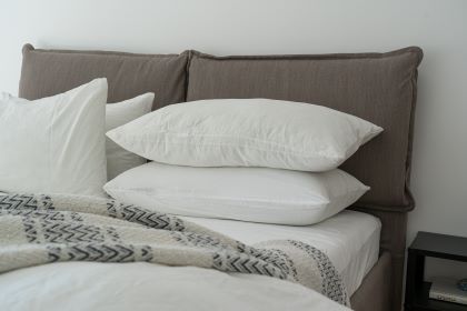 clean bedding to stop acne