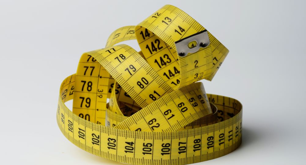 Using a measuring tape to help stop overeating