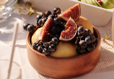 Using small bowls to serve food to stop overeating