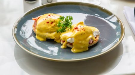 poached eggs for eggs benedict