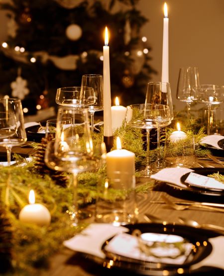 Decorated table How to Decorate Your Christmas Table