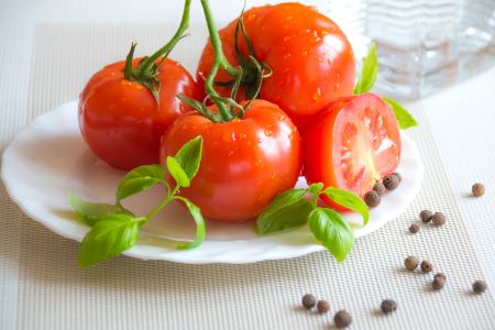 tomatoes for clear skin