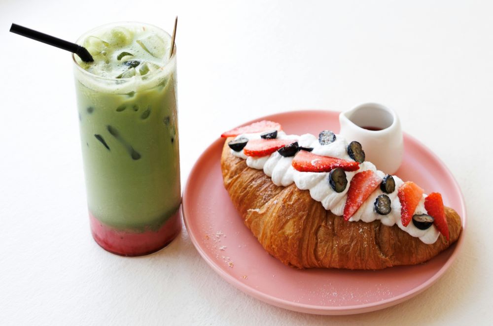 How to Re-create a Blank Street Blueberry Matcha at Home